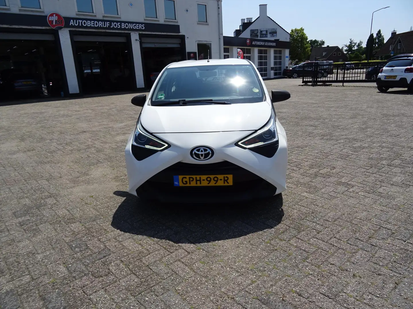 Toyota Aygo 1.0 VVT-i 72pk 5D x Weiß - 2