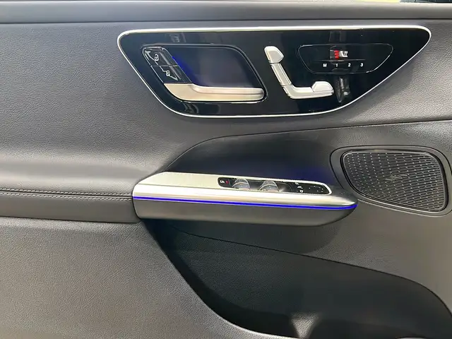 Mercedes-Benz GLC view 13