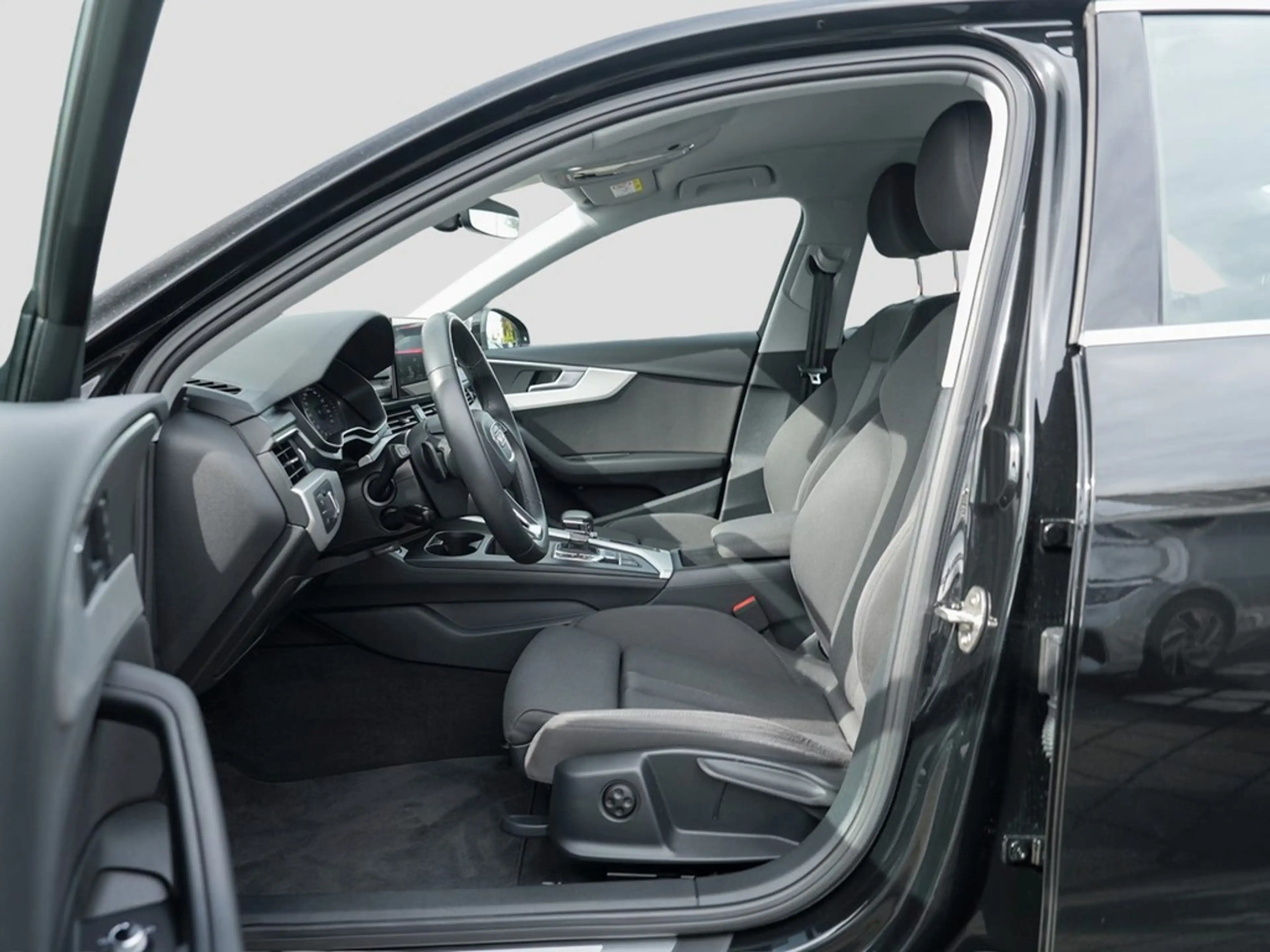 Audi A4 Lim. 40 TDI qu S tronic advanced Navi/LED/ACC — photo 8