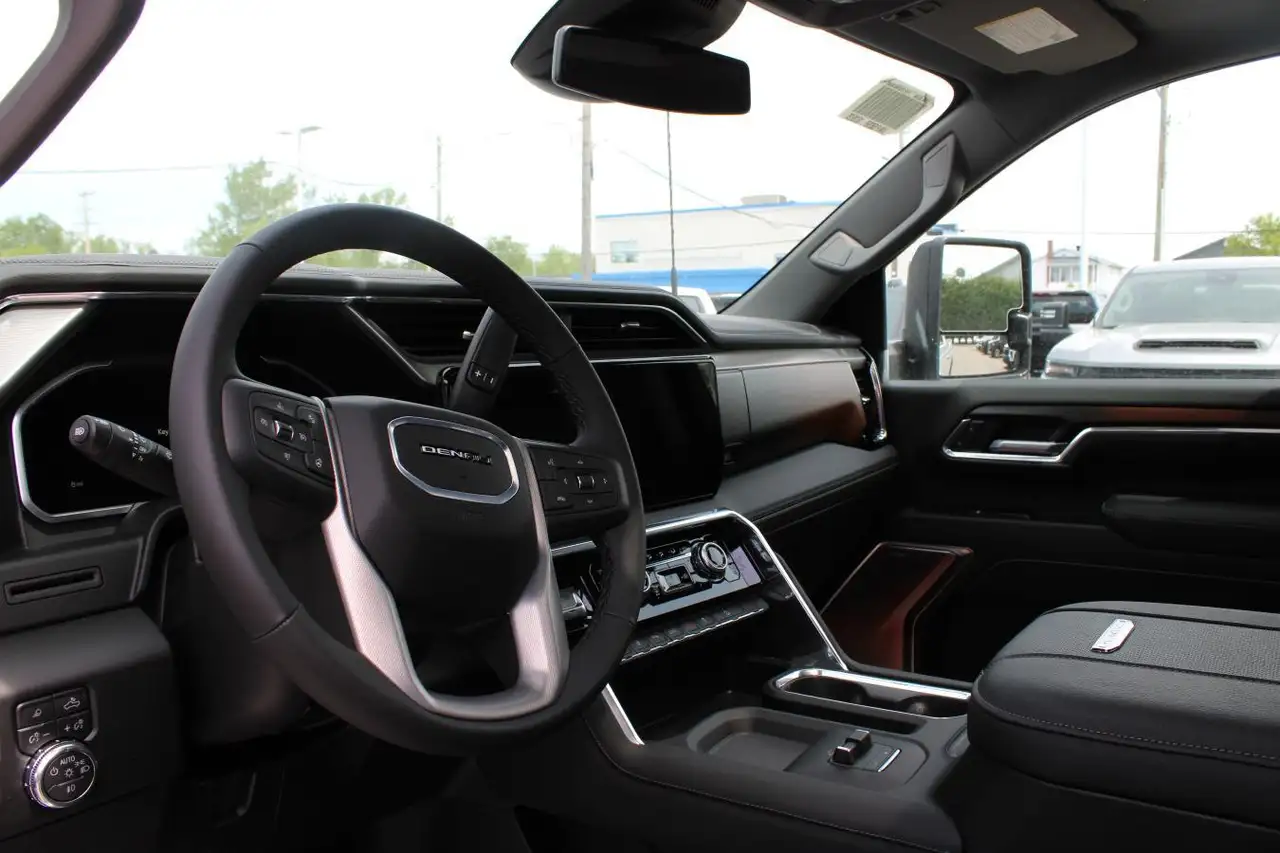 GMC Sierra 2500 снимка GMC Sierra 2500