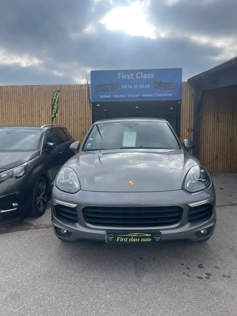Porsche Cayenne Porsche Cayenne 3.0D V6 262 Tiptronic Šedá - 1