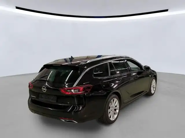 Opel Insignia view 3