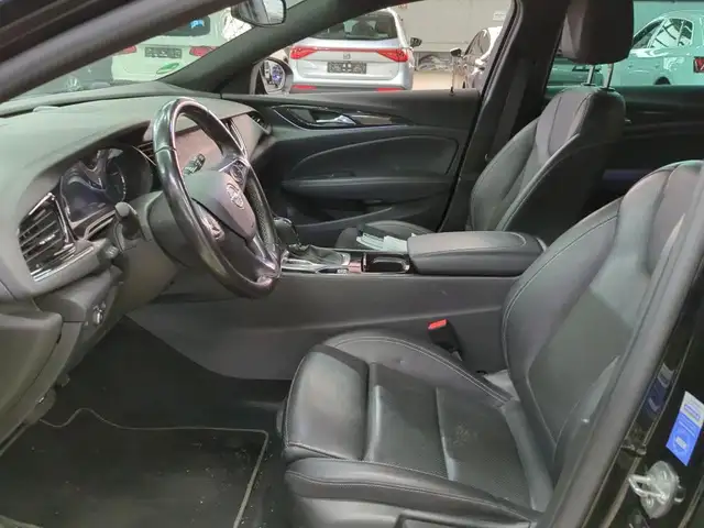 Opel Insignia view 6
