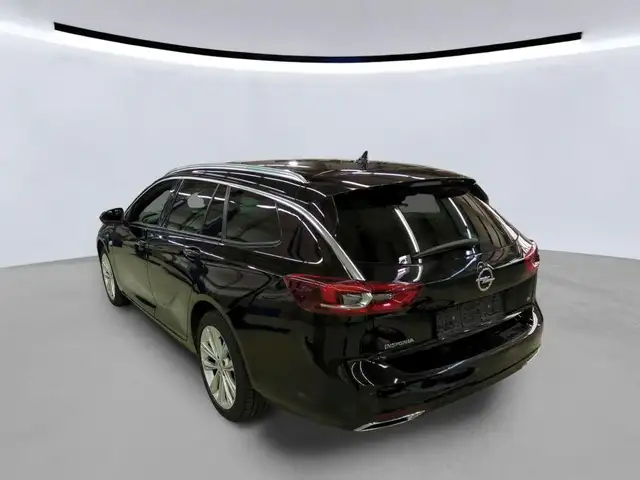 Opel Insignia view 4