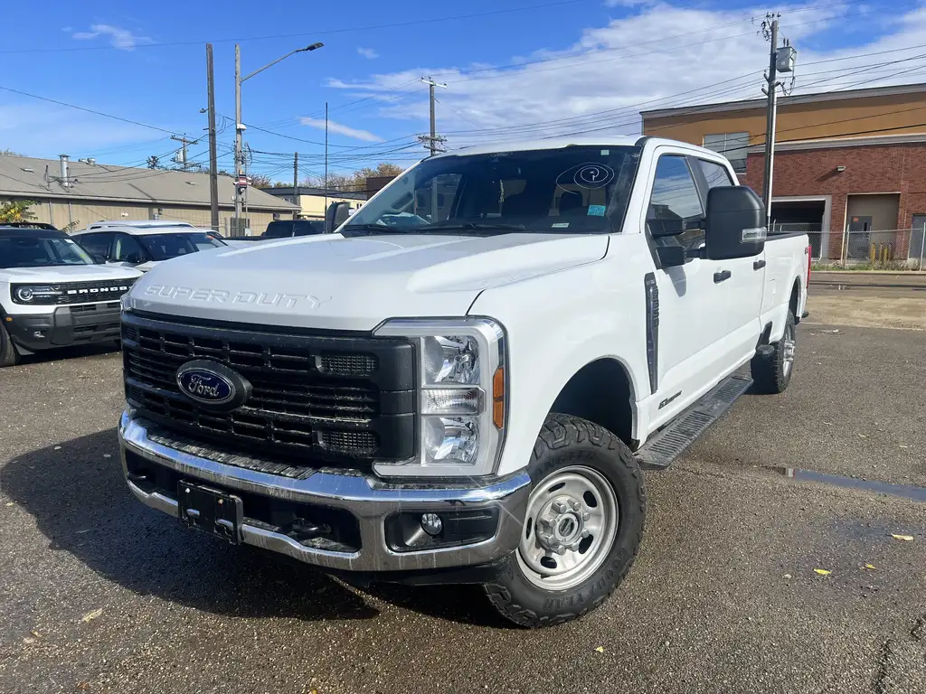 2024 Ford F-350 Super Duty XL Crew Cab 176 | Remote Start | SYNC 4 | Fog Ligh — photo 2