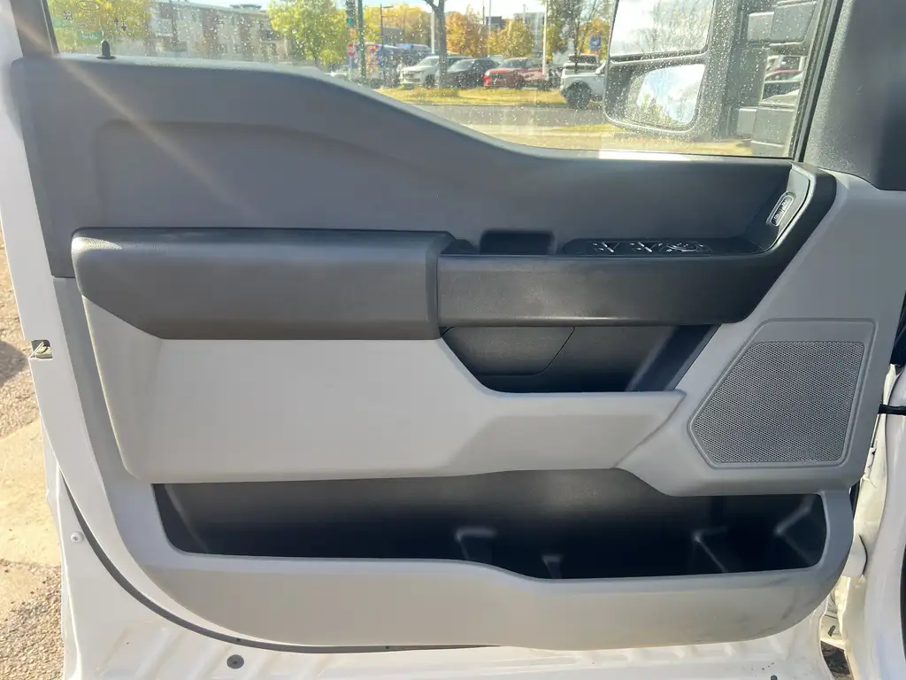 2024 Ford F-350 Super Duty XL Crew Cab 176 | Remote Start | SYNC 4 | Fog Ligh — photo 5