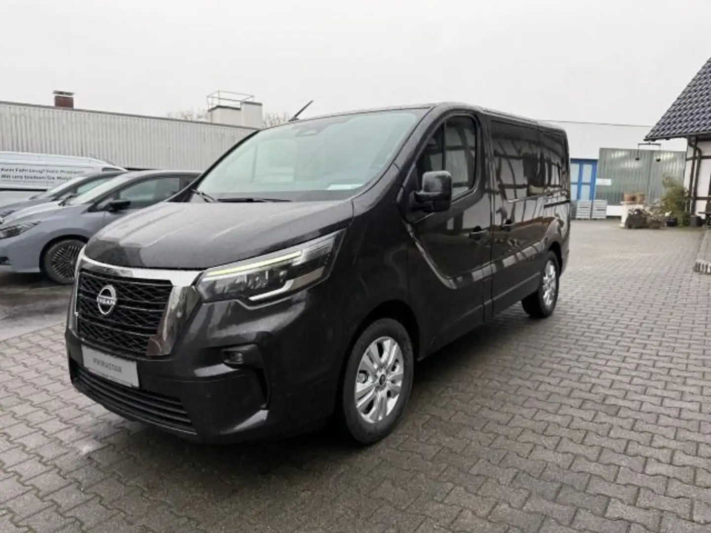 Nissan Primastar Tekna 2,8t dCI 170 9-Gang Autom.8-Sitz Czarny - 2