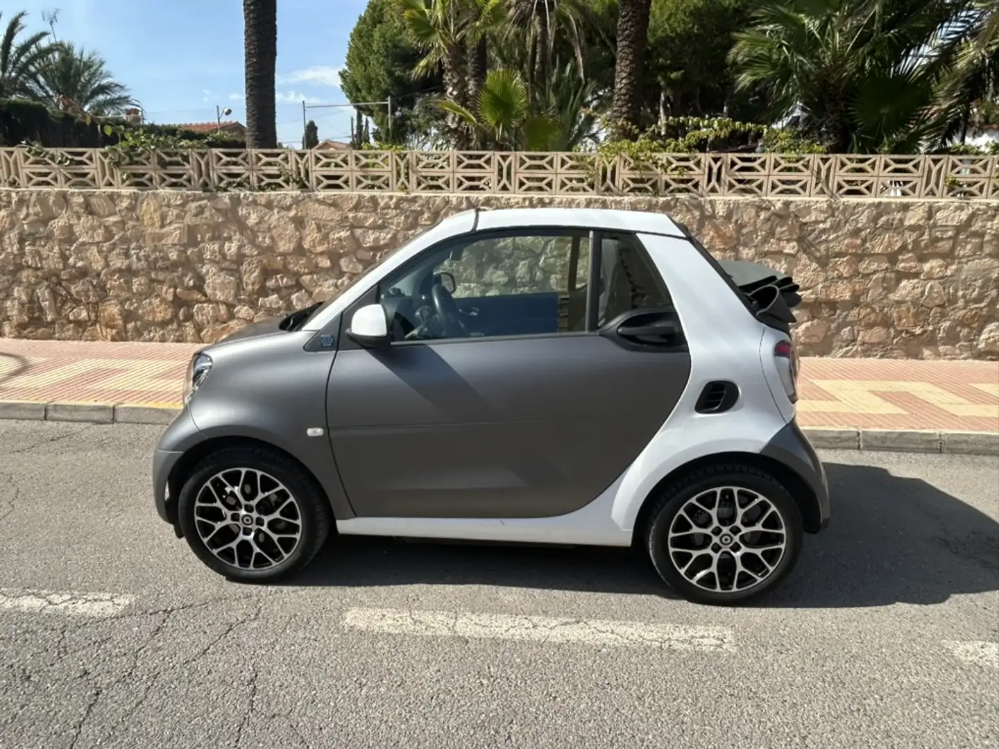 smart forTwo Fortwo Cabrio EQ Prime Prime Gris - 1