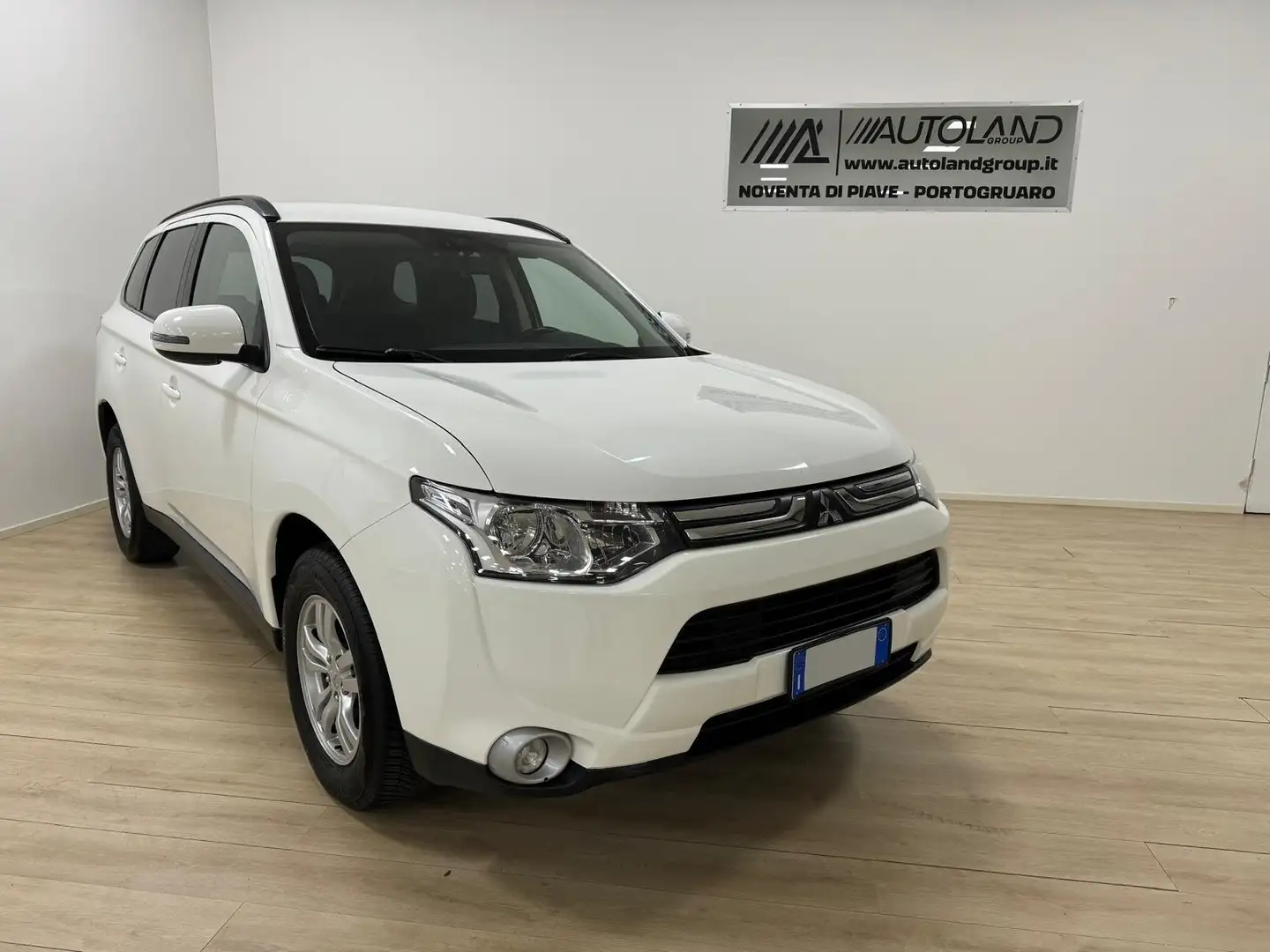 Mitsubishi Outlander Outlander III 2.2 di-d cleartec Intense 4wd Weiß - 1