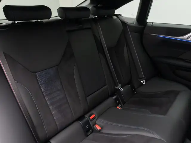BMW 4 Series view 29