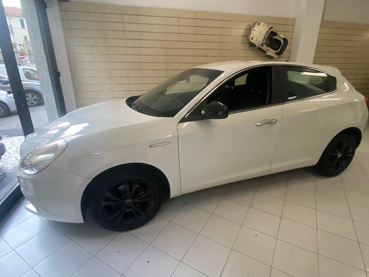 Alfa Romeo Giulietta Giulietta 1.6 jtdm(2) Exclusive Bianco - 2