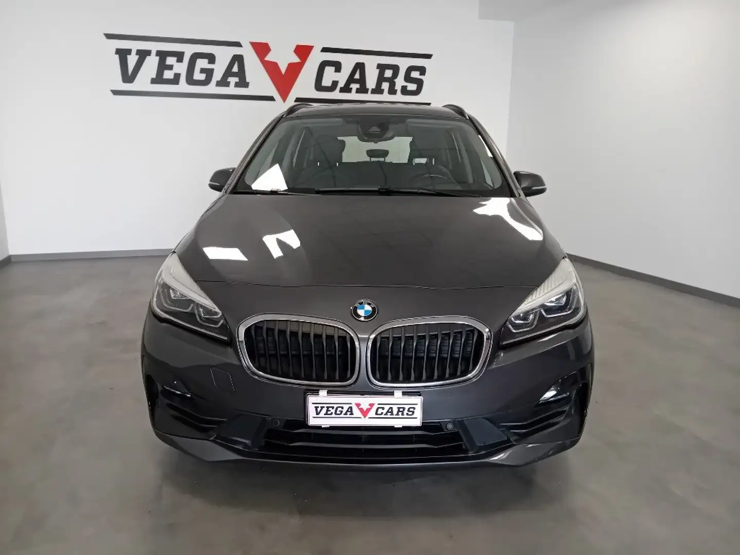 BMW 218 d Grand Tourer Advantage 7 POSTI Grigio - 2