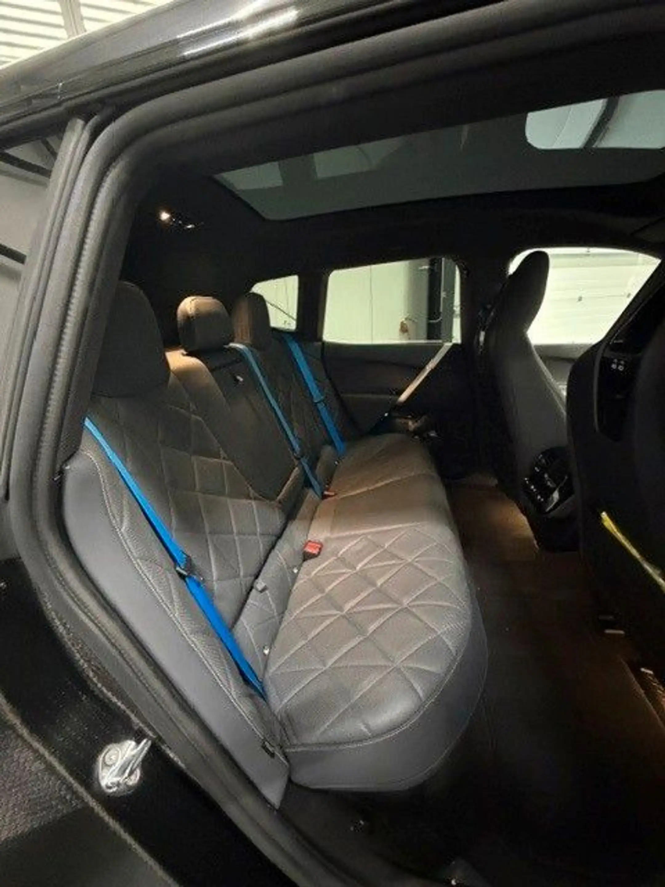 BMW iX 40 xDrive Pano Driving As Prof — photo 9