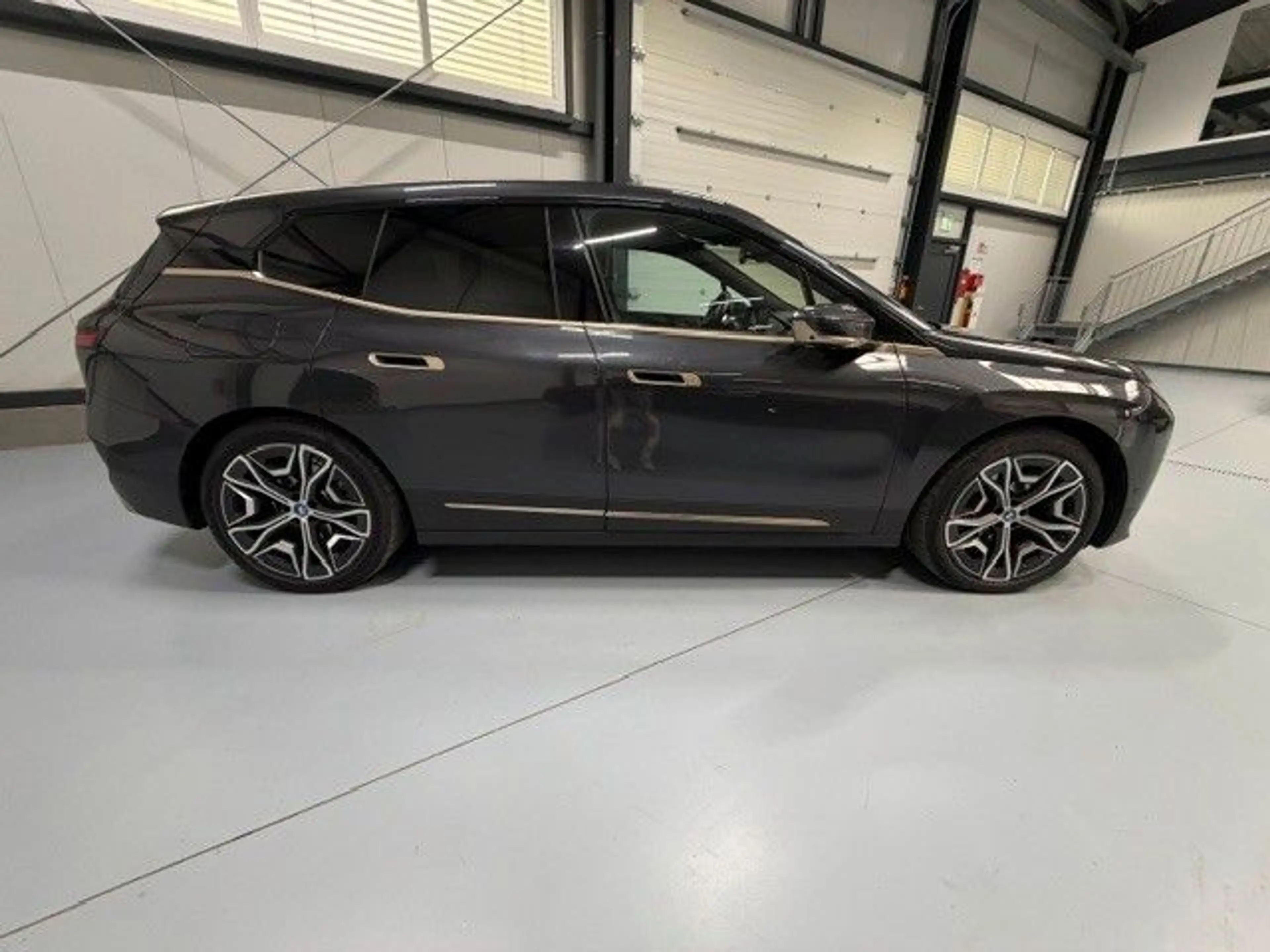 BMW iX 40 xDrive Pano Driving As Prof — photo 4
