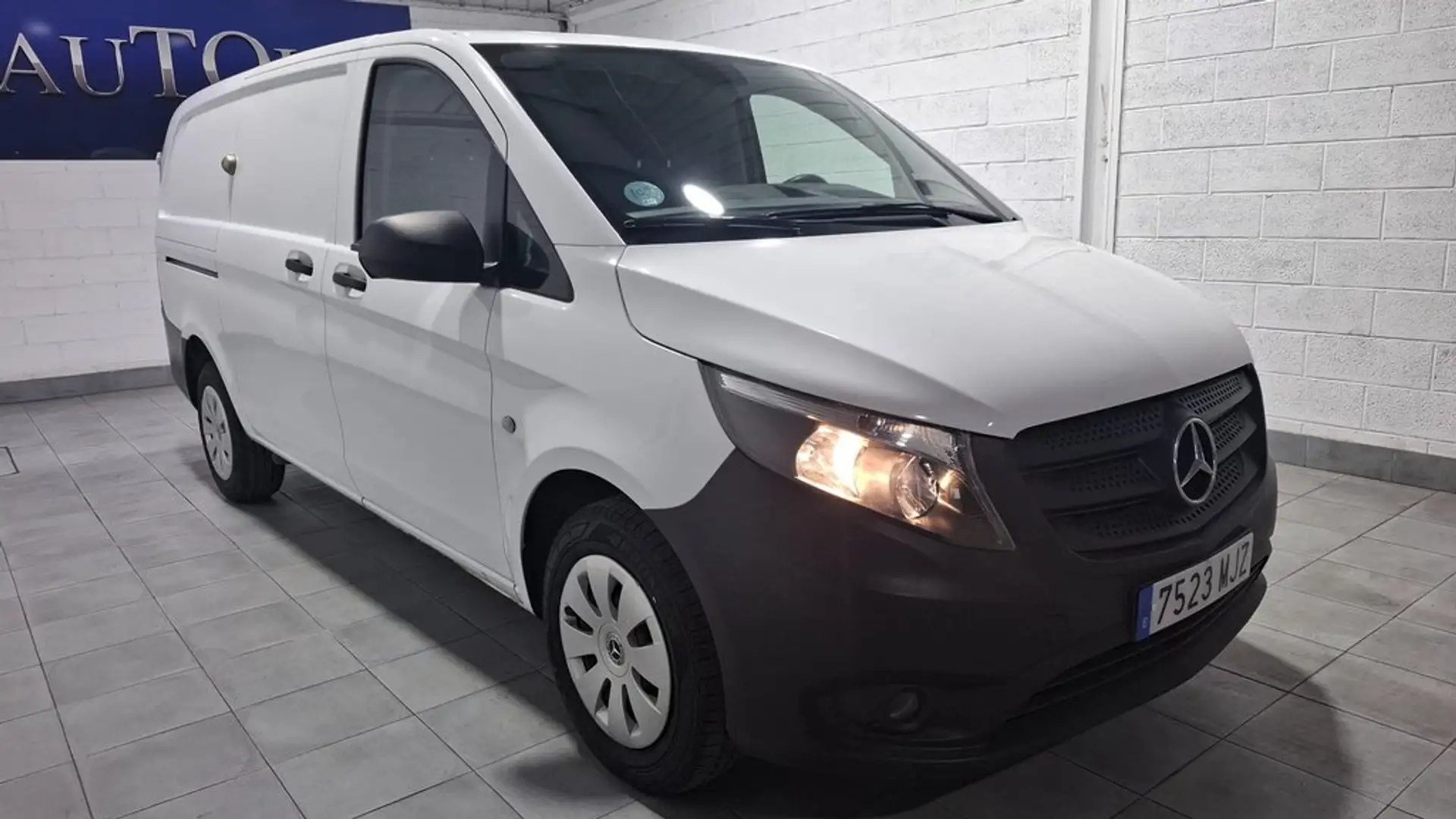 Mercedes-Benz Vito 114CDI 100kW furgón Pro compacta Blanco - 2