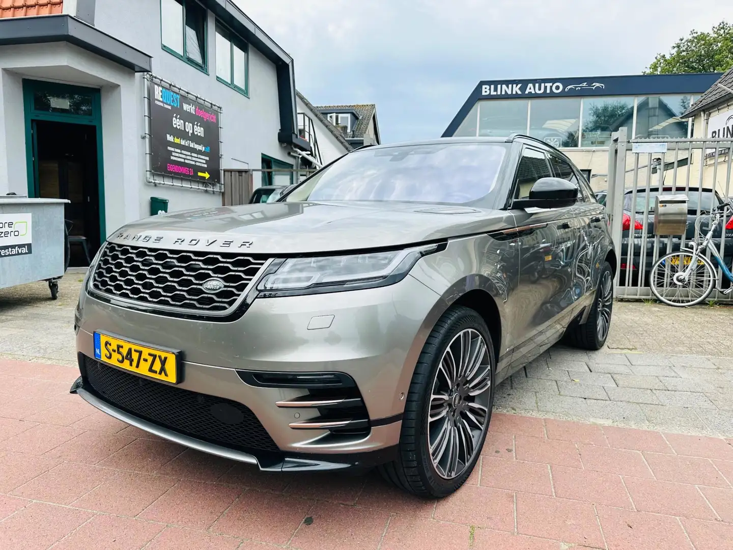 Land Rover Range Rover Velar 2.0 I4 AWD R-Dynamic Panoramadak Grau - 1