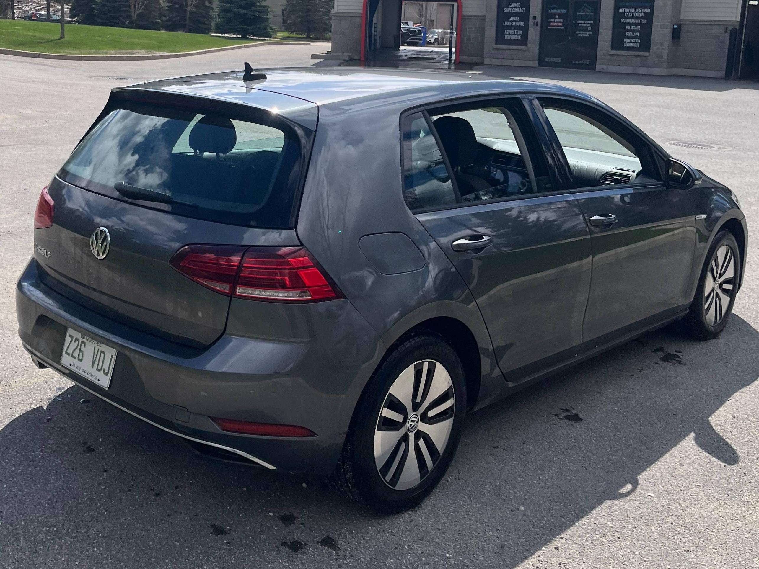 2017 Volkswagen e-Golf Comfortline thumb 8