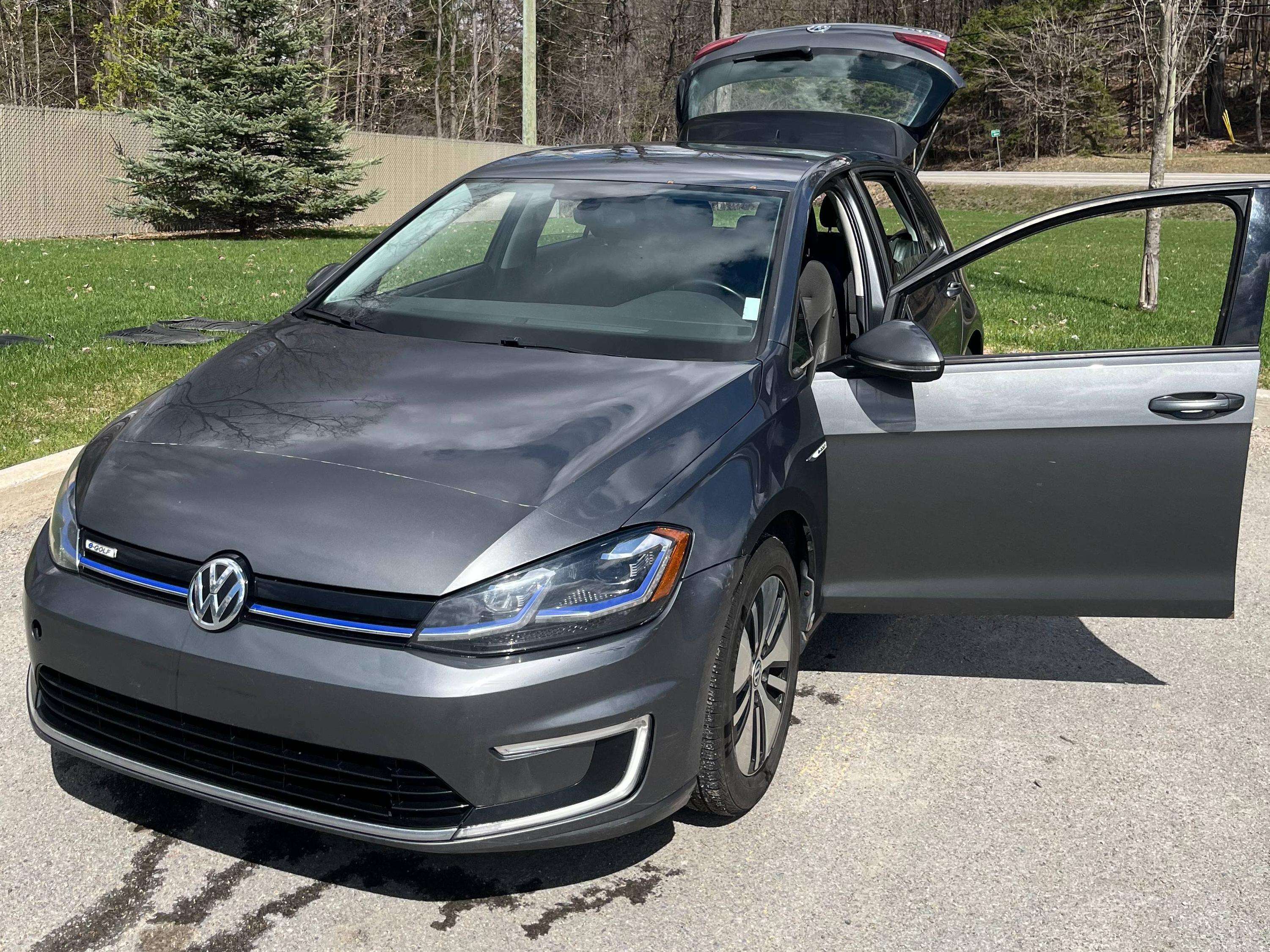 2017 Volkswagen e-Golf Comfortline alt 3