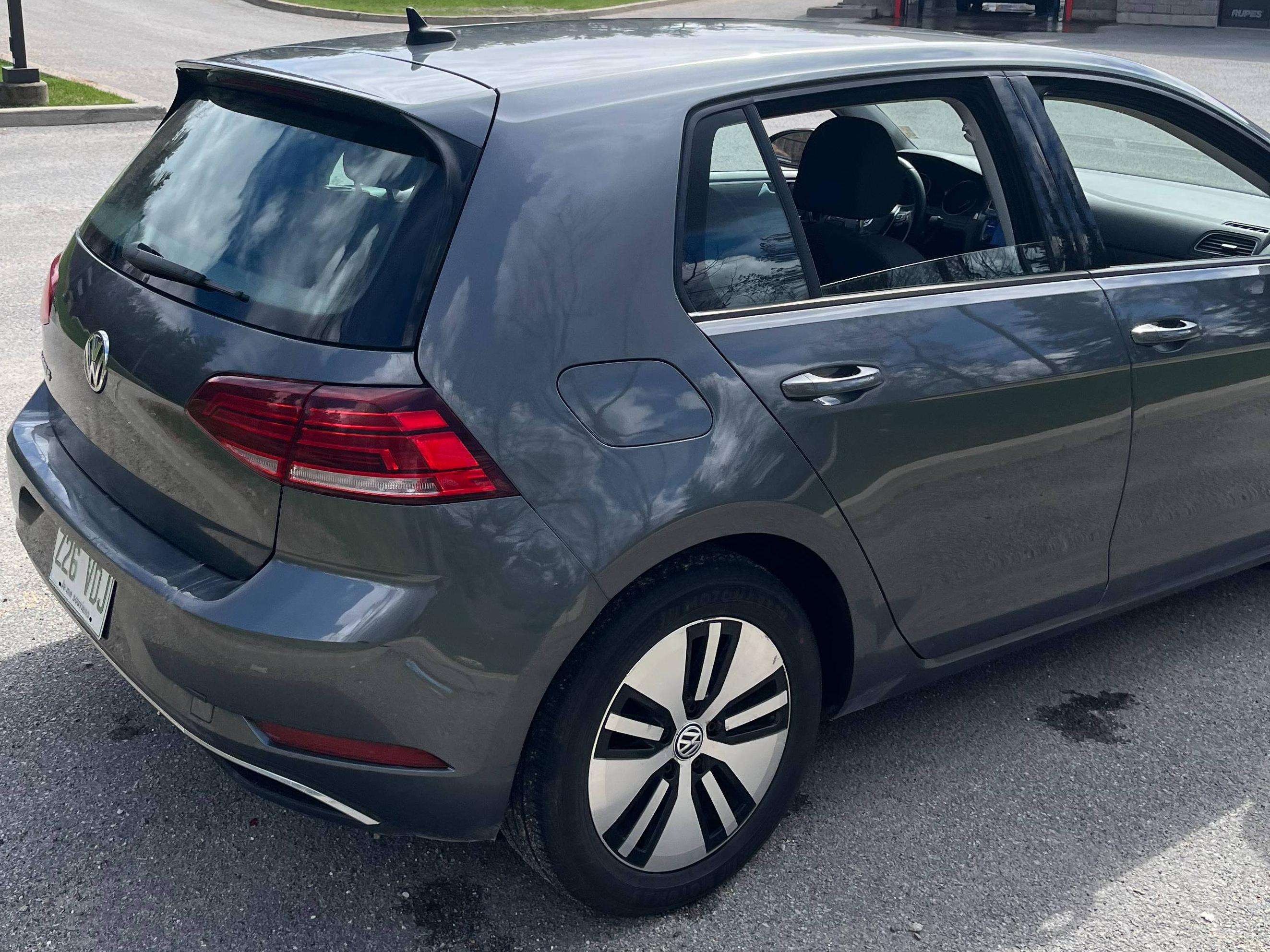 2017 Volkswagen e-Golf Comfortline thumb 9