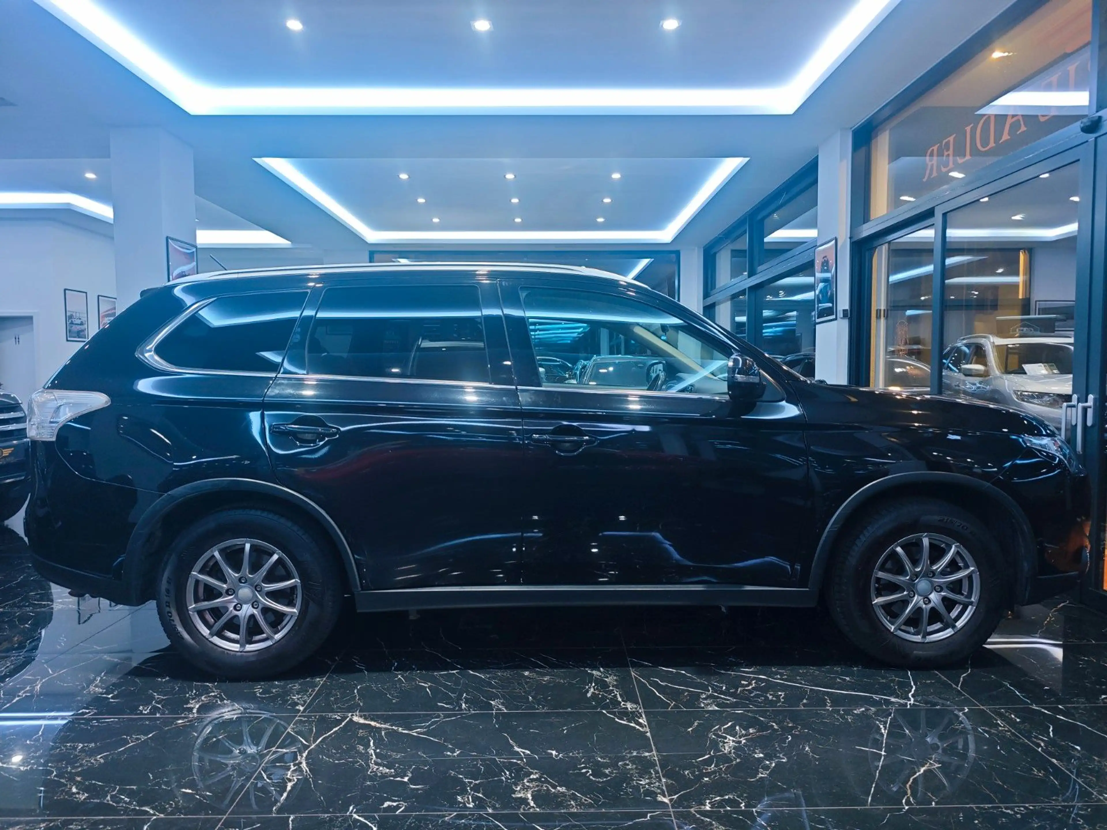 Mitsubishi Outlander Plus 4WD — photo 8