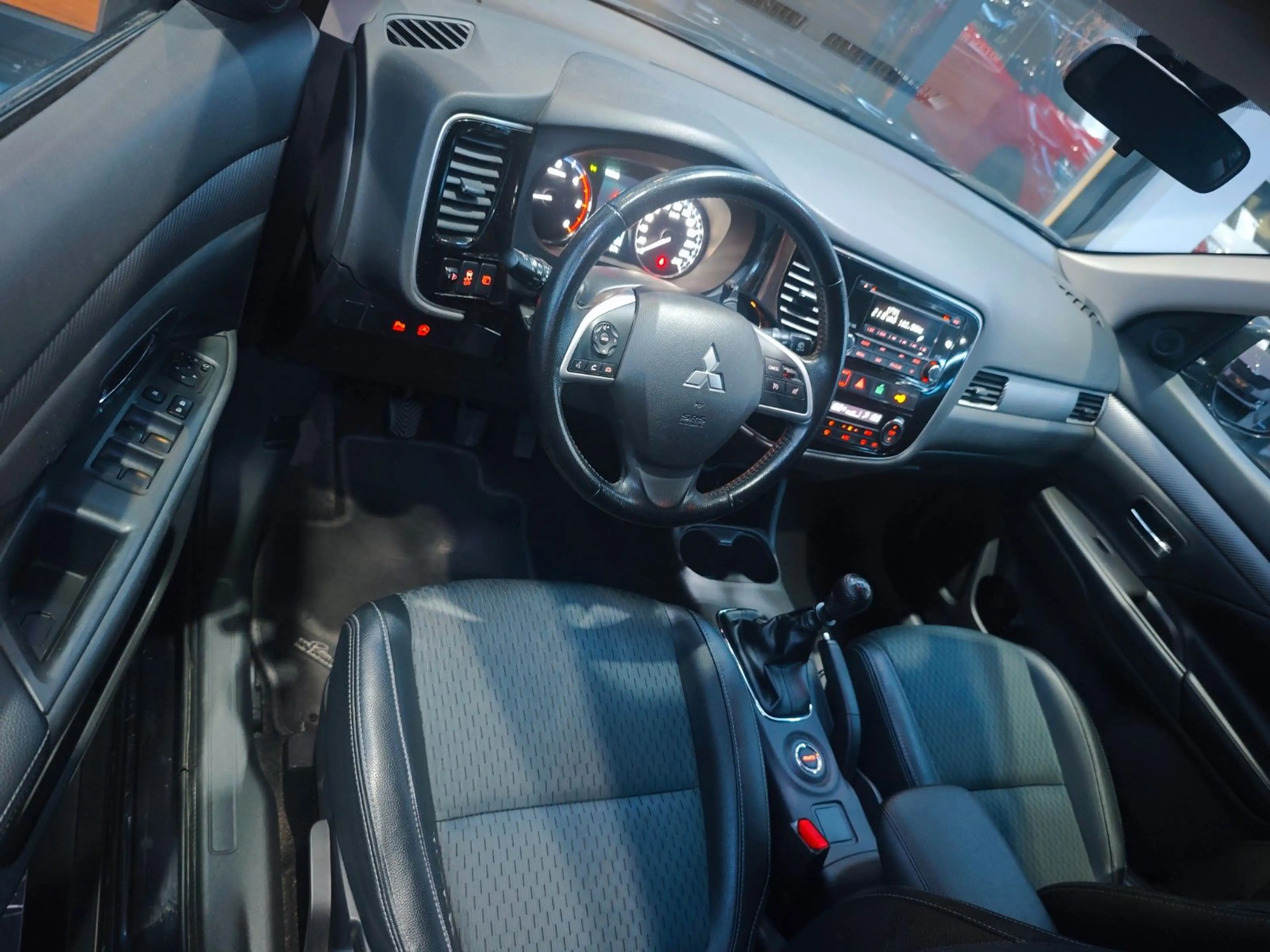 Mitsubishi Outlander Plus 4WD — photo 18