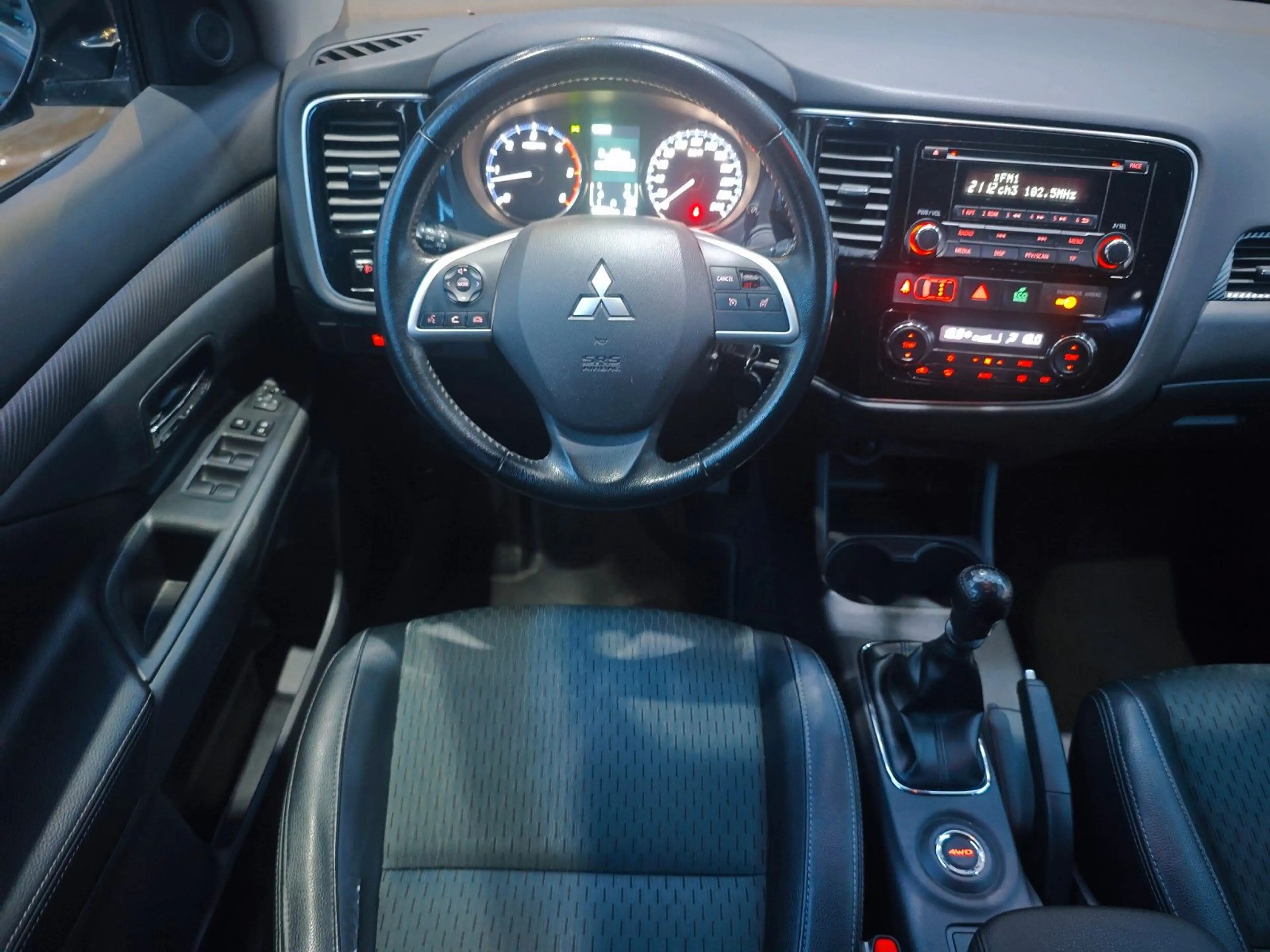 Mitsubishi Outlander Plus 4WD — photo 16