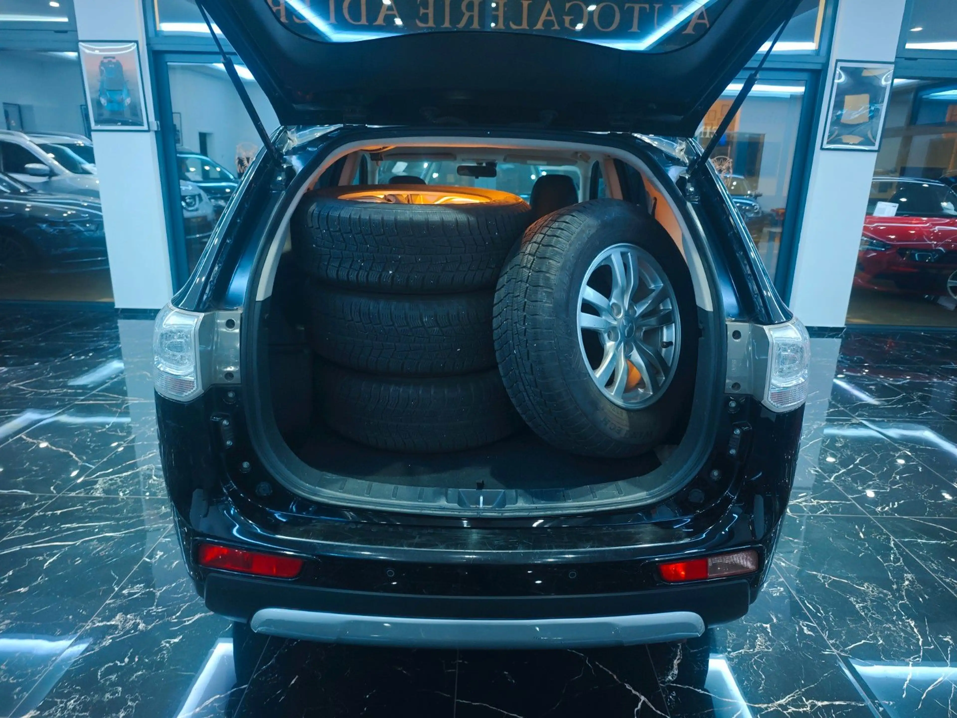 Mitsubishi Outlander Plus 4WD — photo 14