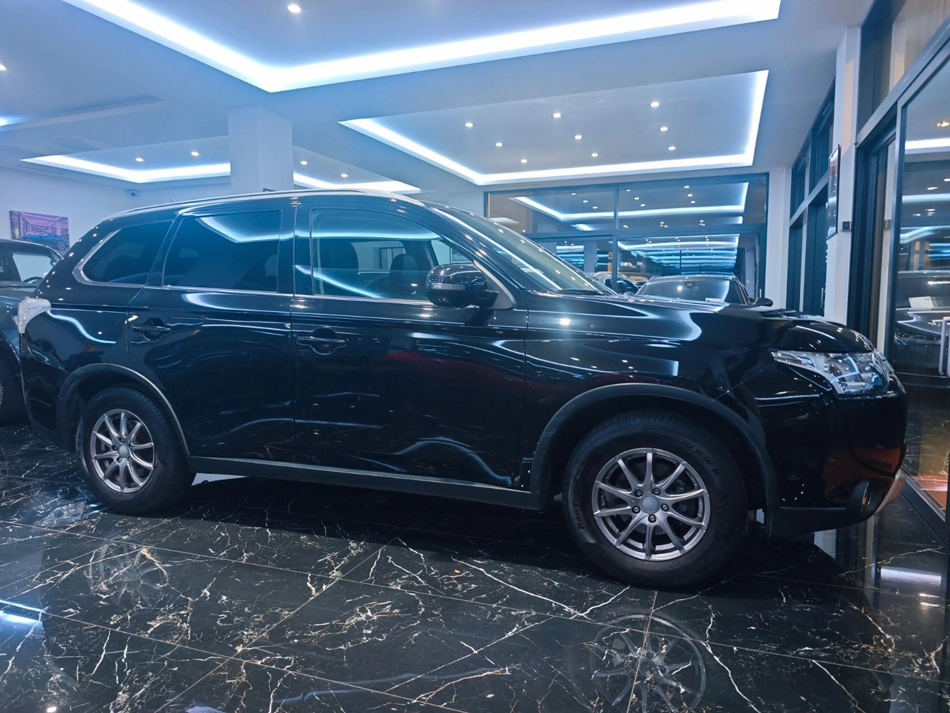 Mitsubishi Outlander Plus 4WD — photo 7