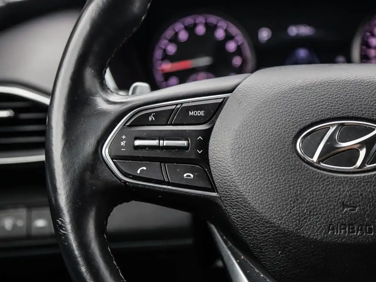 Hyundai SANTA FE photo Hyundai SANTA FE