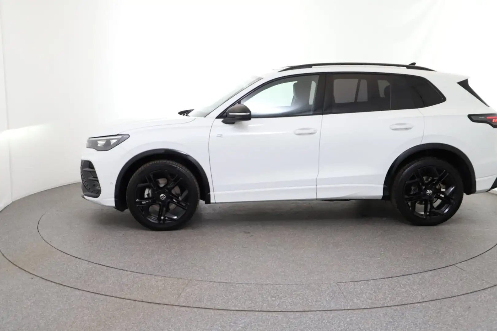 Volkswagen Tiguan Sport TDI 4MOTION DSG Weiß - 2