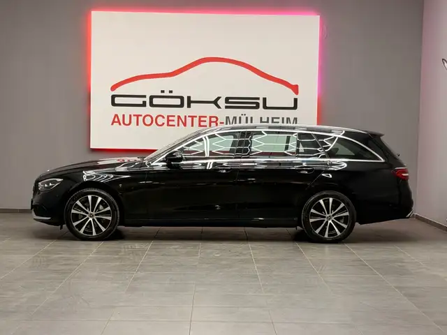 Mercedes-Benz 300 view 7