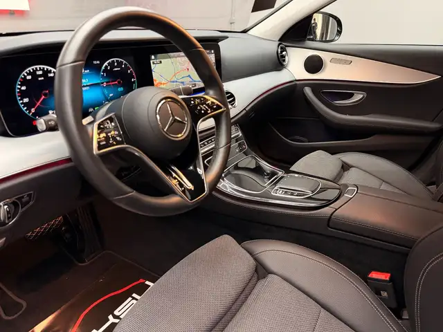 Mercedes-Benz 300 view 13