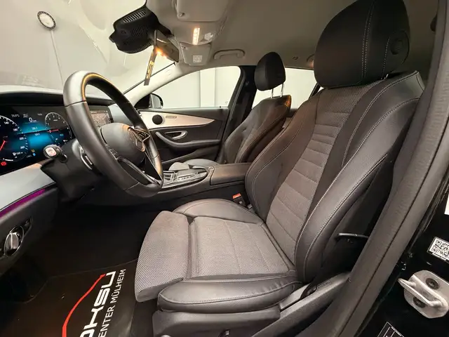 Mercedes-Benz 300 view 12