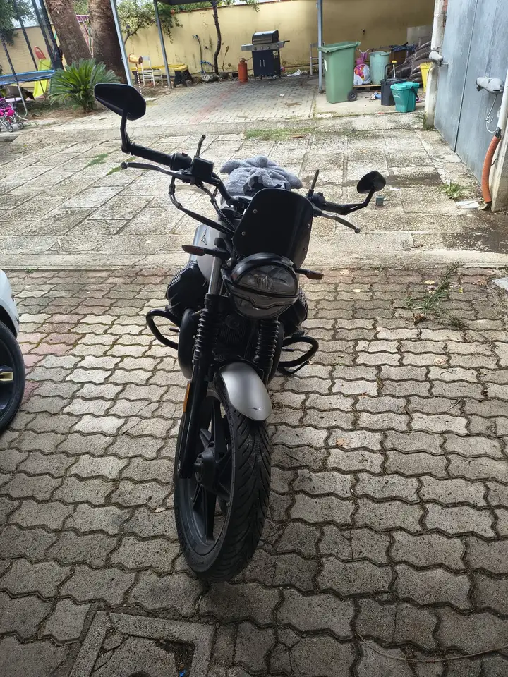 Moto Guzzi V 7