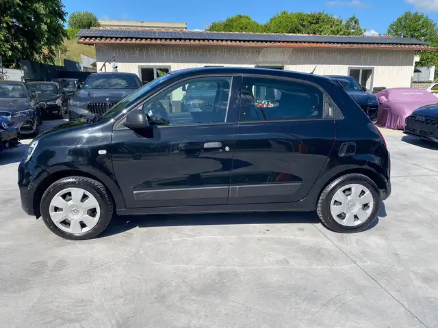 Renault Twingo view 10