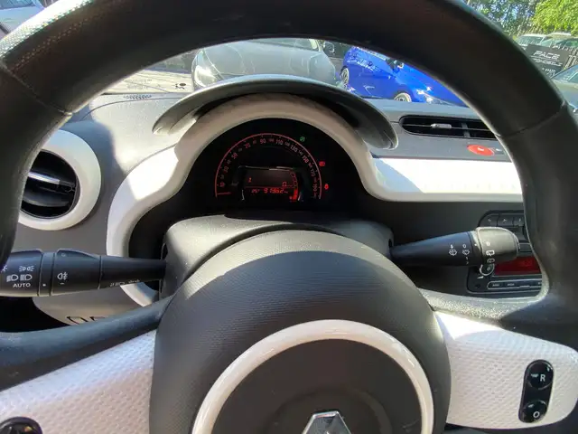 Renault Twingo view 9
