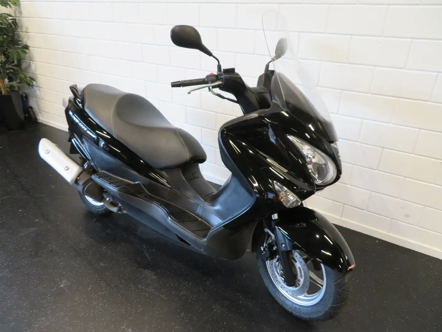 Suzuki Burgman 200 ABS ZEER FRAAI!! Negro - 2