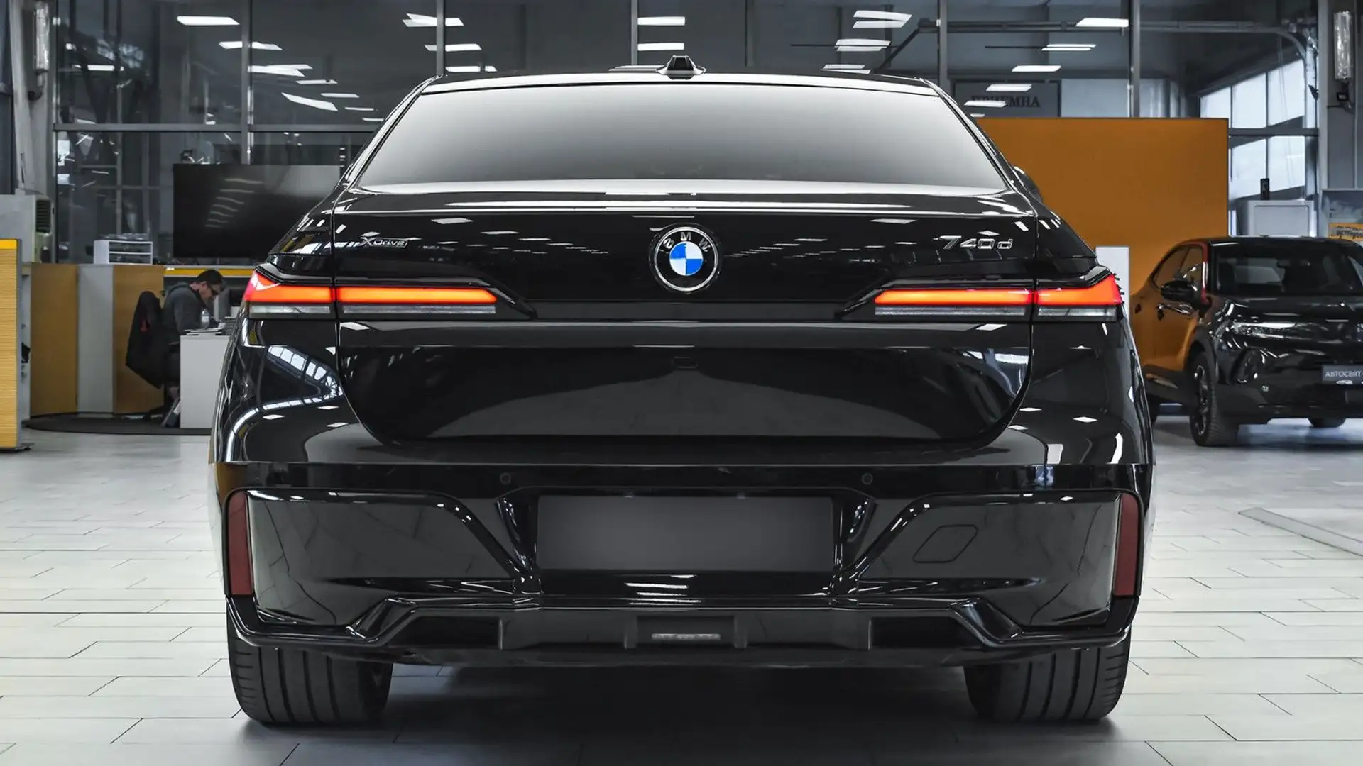 BMW 740 d xDrive M Sport Mild Hybrid Sportautomatic Noir - 2