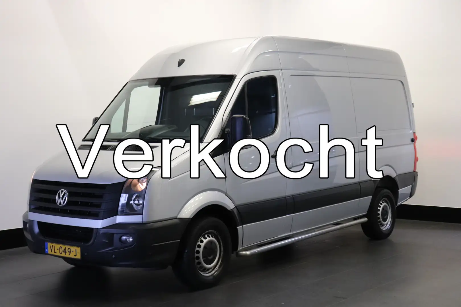 Volkswagen Crafter 2.0 TDI 136PK L2H2 - Airco - Cruise - Camera - €6. Zilver - 1