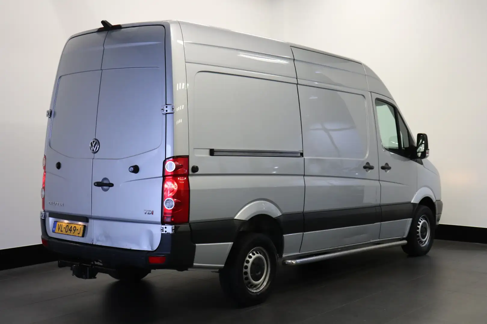 Volkswagen Crafter 2.0 TDI 136PK L2H2 - Airco - Cruise - Camera - €6. Argent - 2
