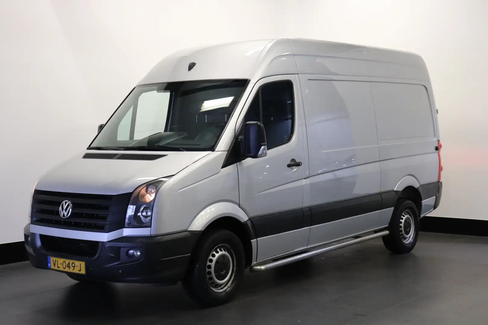 Volkswagen Crafter 2.0 TDI 136PK L2H2 - Airco - Cruise - Camera - €6. Argent - 1