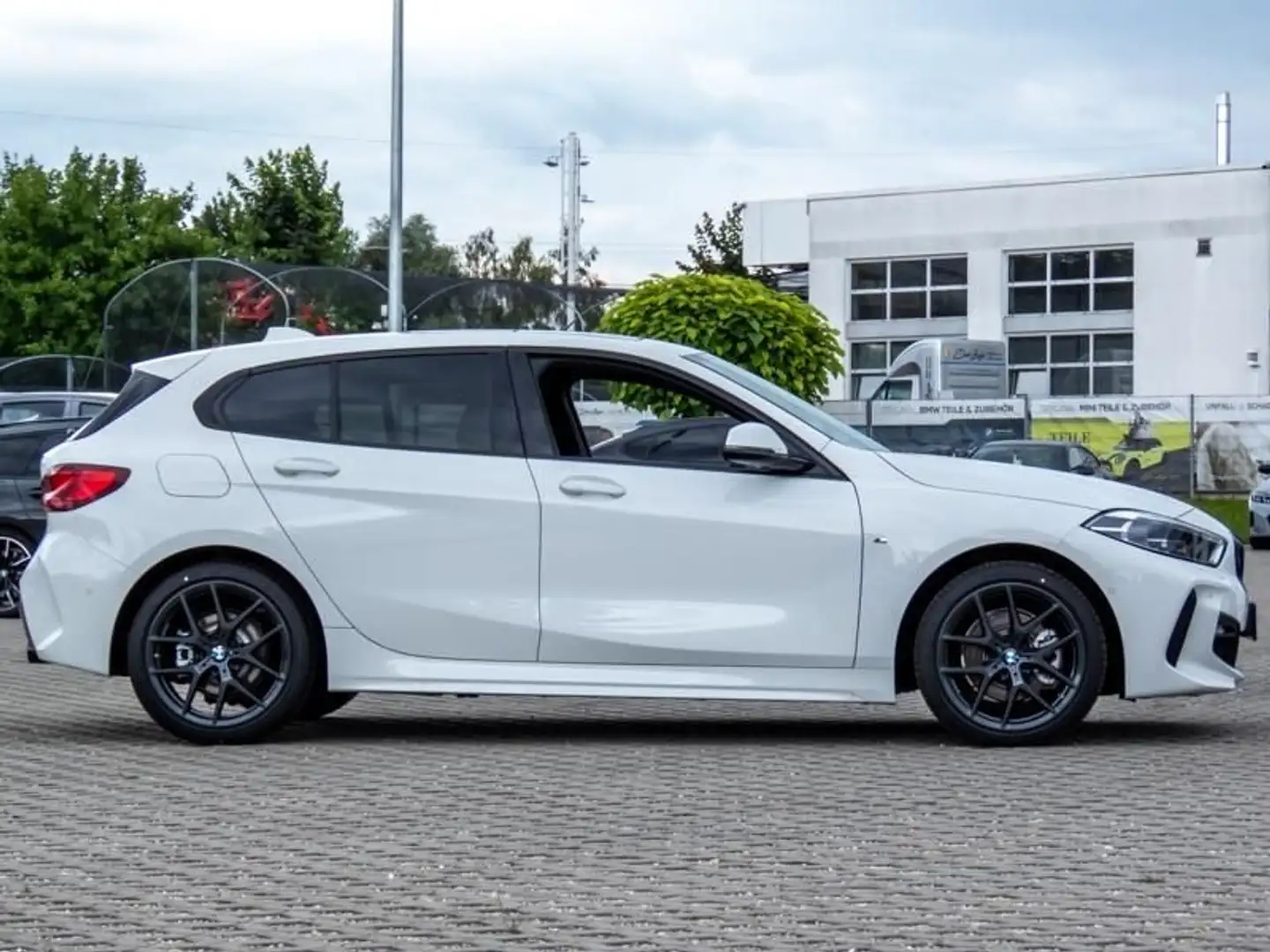 BMW 118 118d M SPORT-TETTO APRIBILE-CARPLAY Bianco - 1