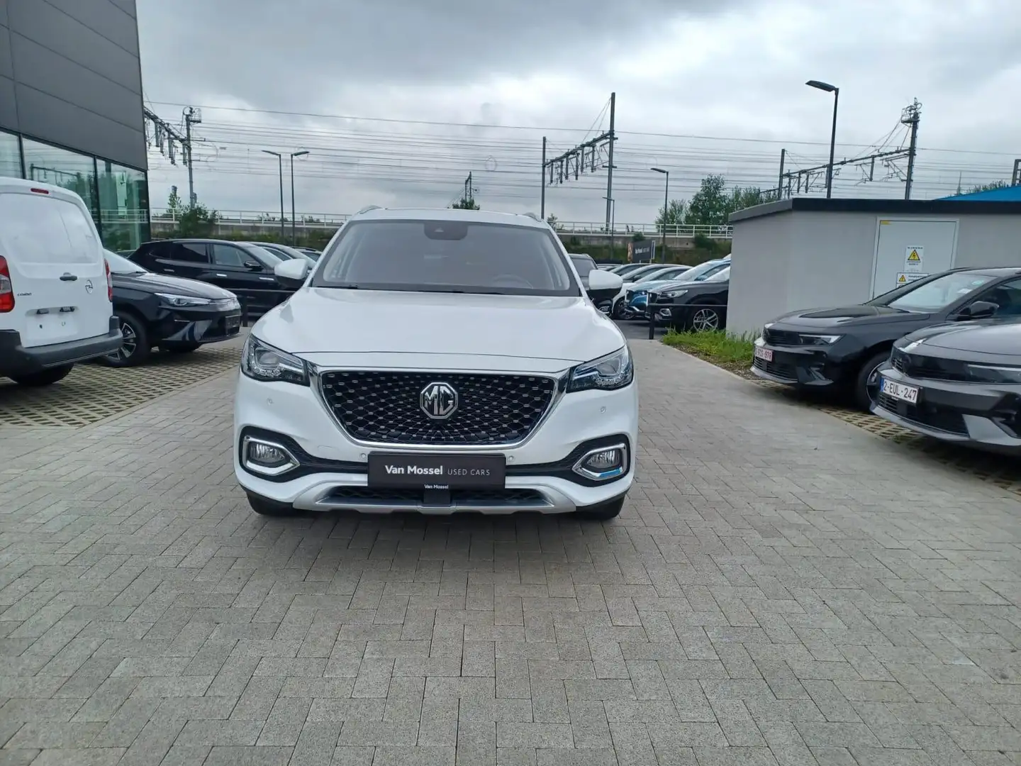 MG EHS 1.5 TGDI Luxury PHEV Blanc - 2