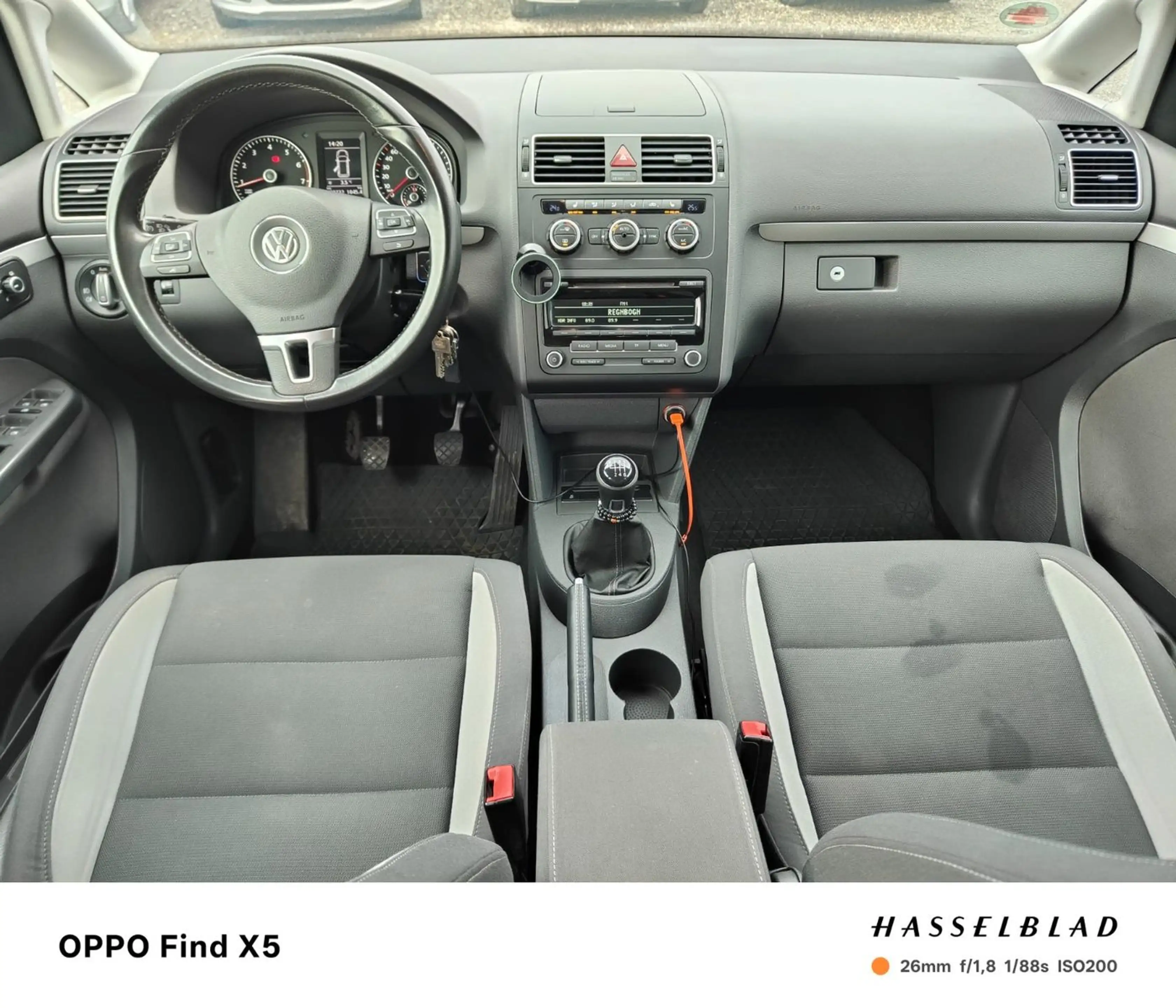 Volkswagen Touran 1,4 TSI Life "Tempomat "SHZ "Klimaautoma — photo 9
