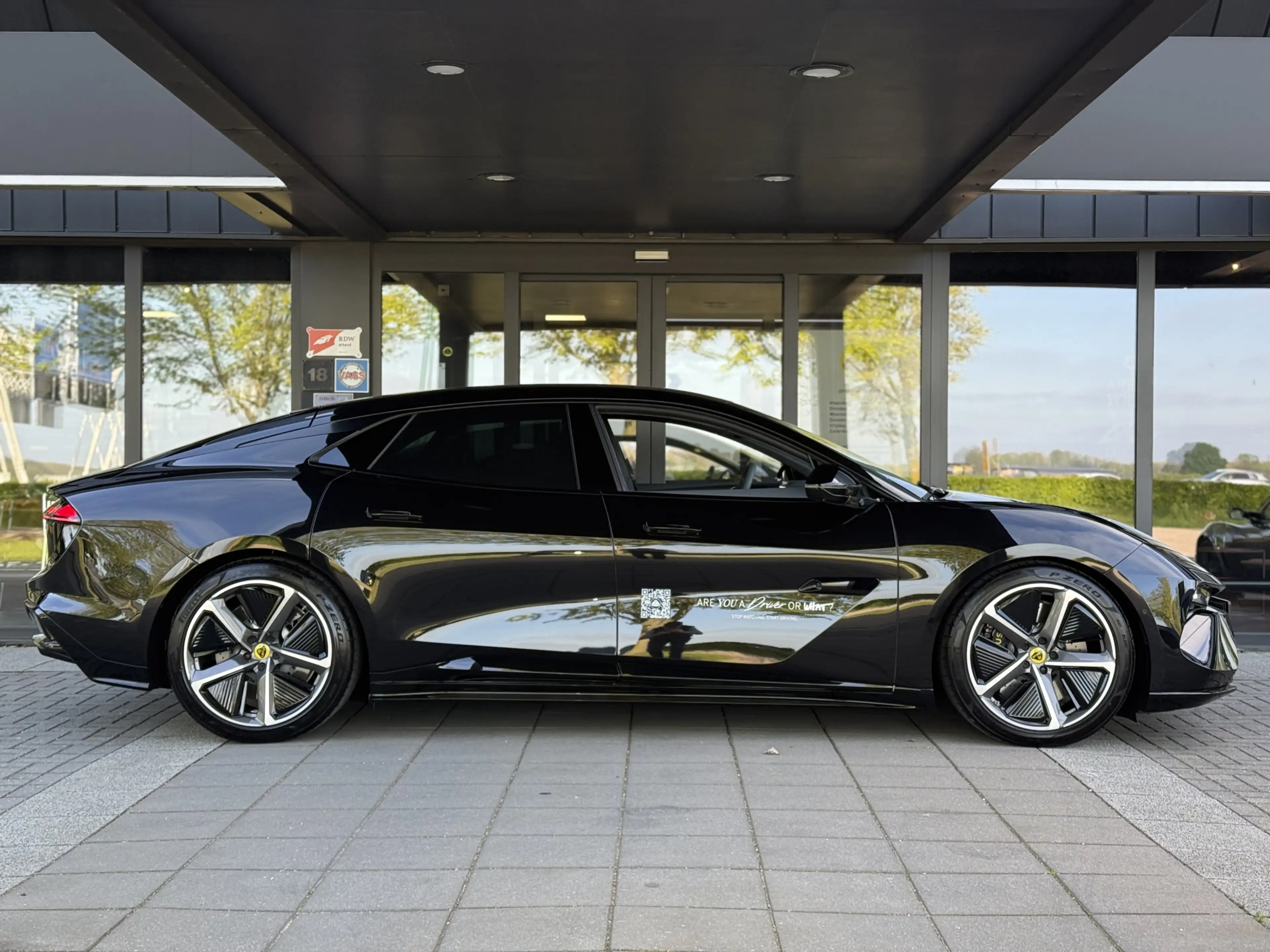 Lotus Emeya 600 GT SE 4WD — photo 4