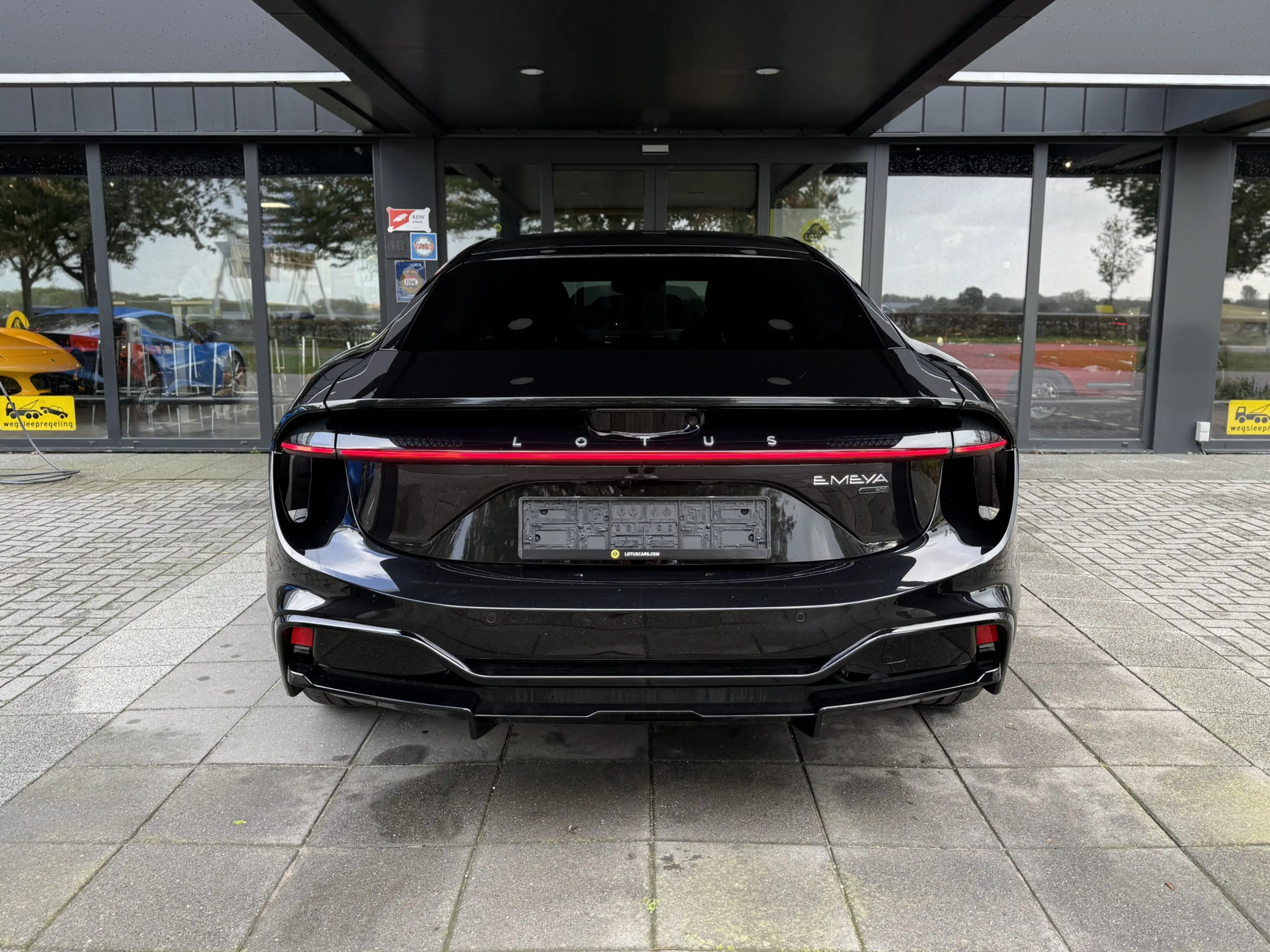 Lotus Emeya 600 GT SE 4WD — photo 9