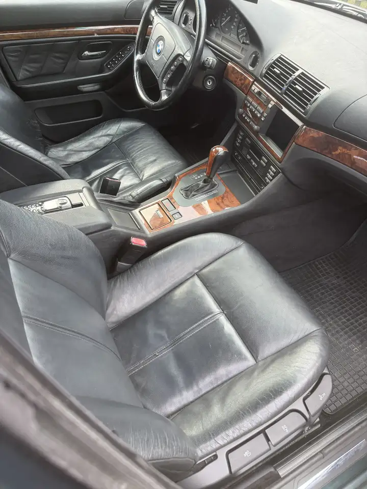 BMW 528 i, foto 9