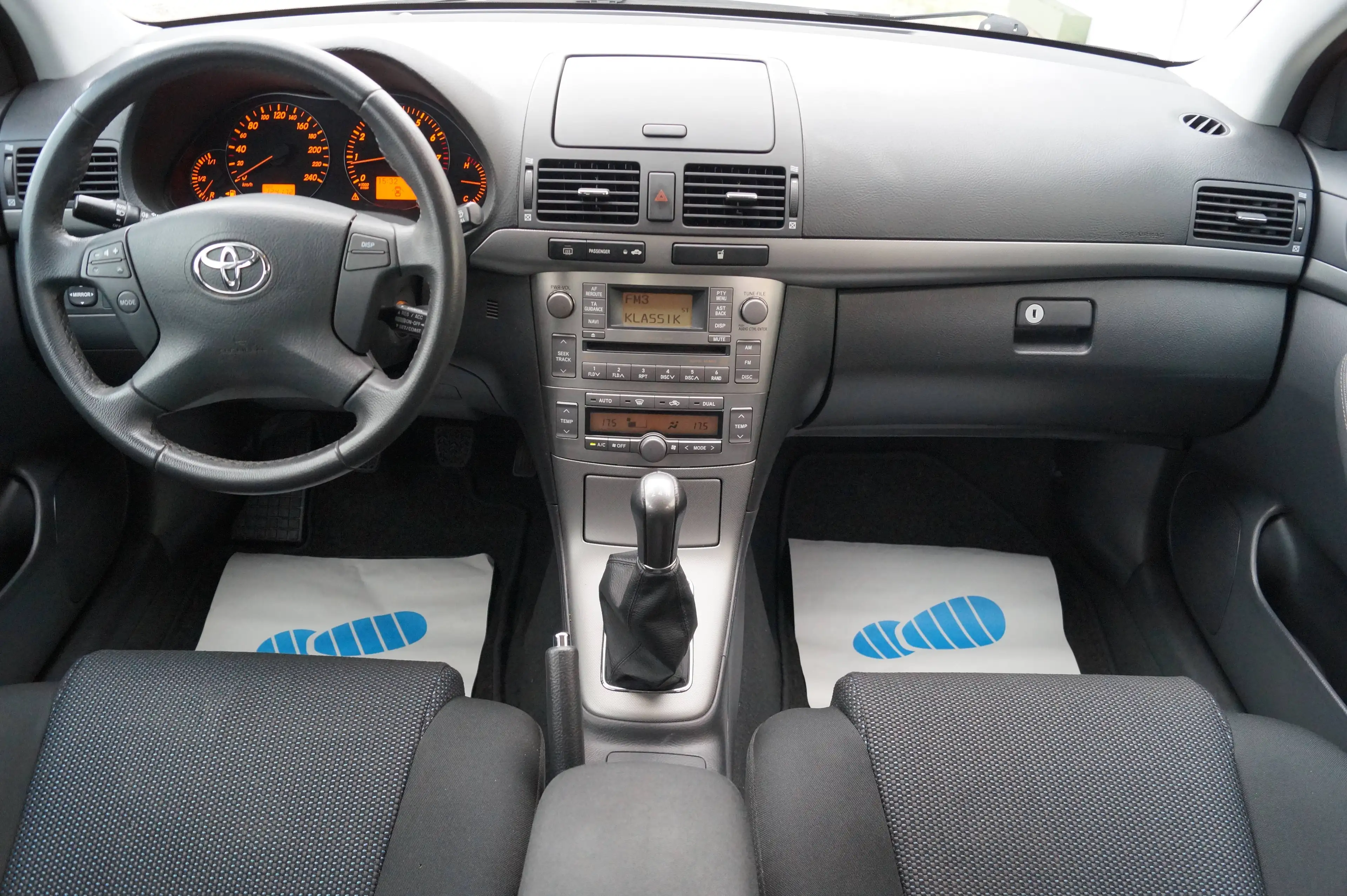 Toyota Avensis 2.0 Sol Standheizung*Tempomat* — photo 10