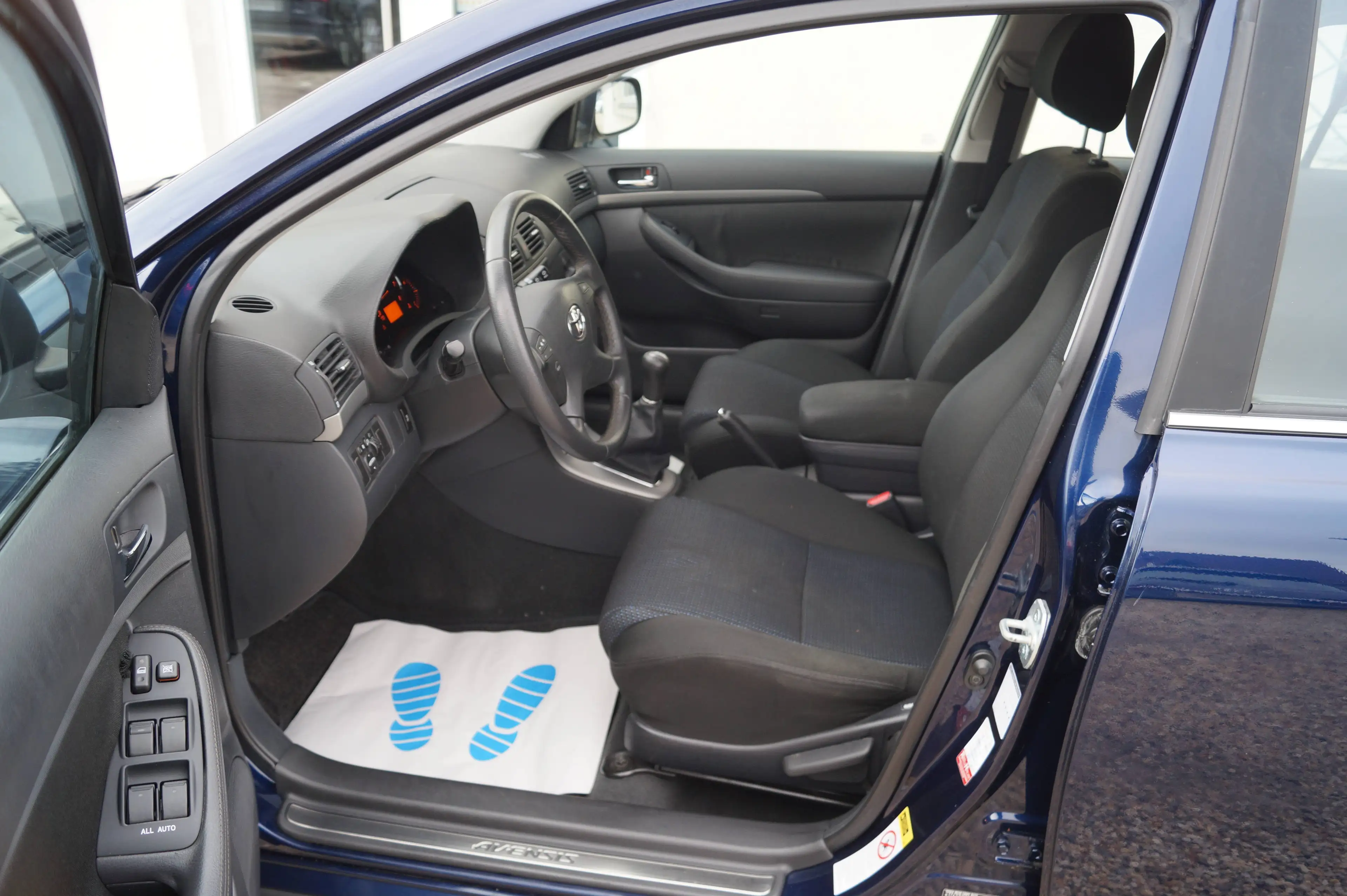 Toyota Avensis 2.0 Sol Standheizung*Tempomat* — photo 13