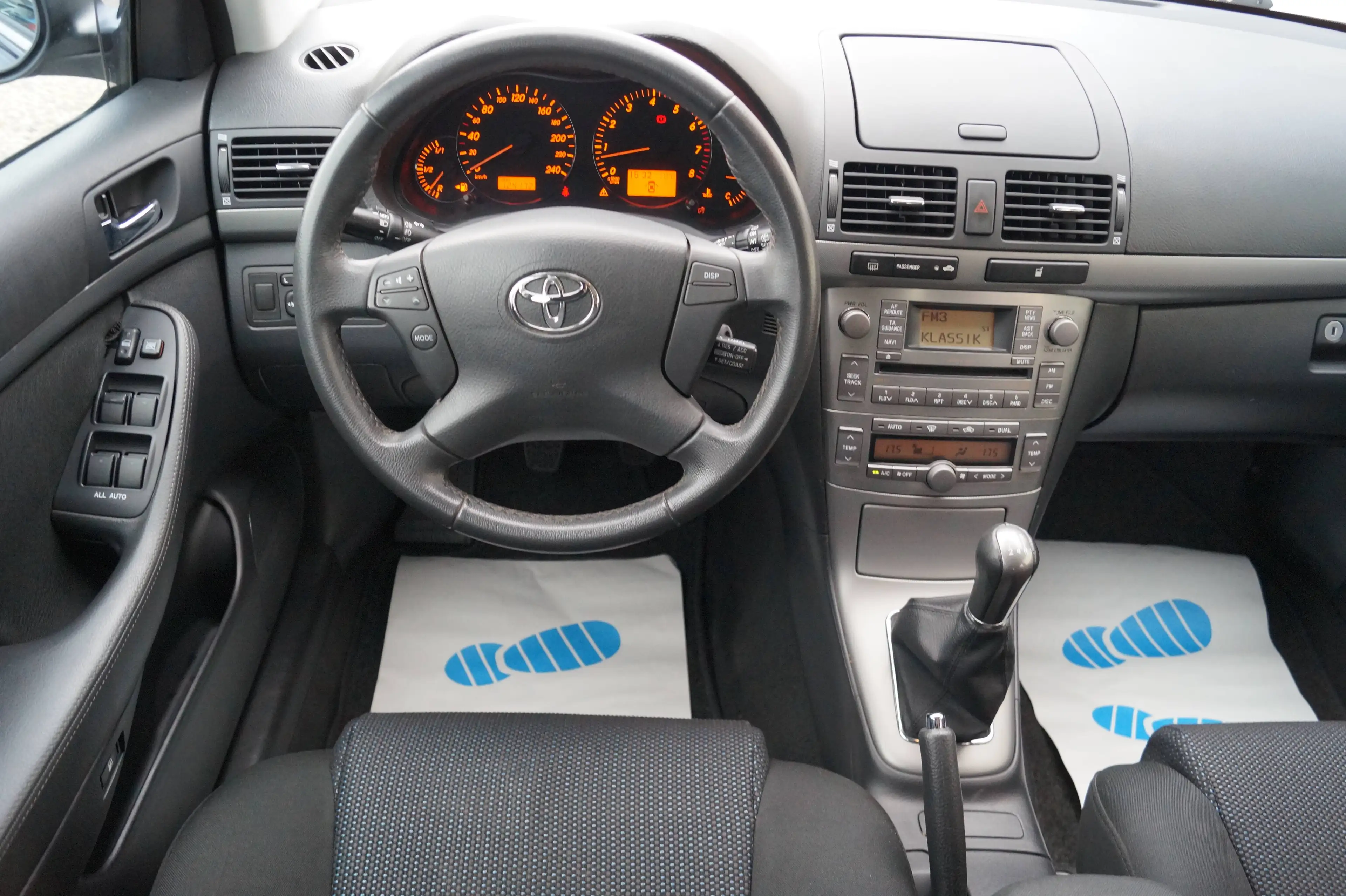 Toyota Avensis 2.0 Sol Standheizung*Tempomat* — photo 11